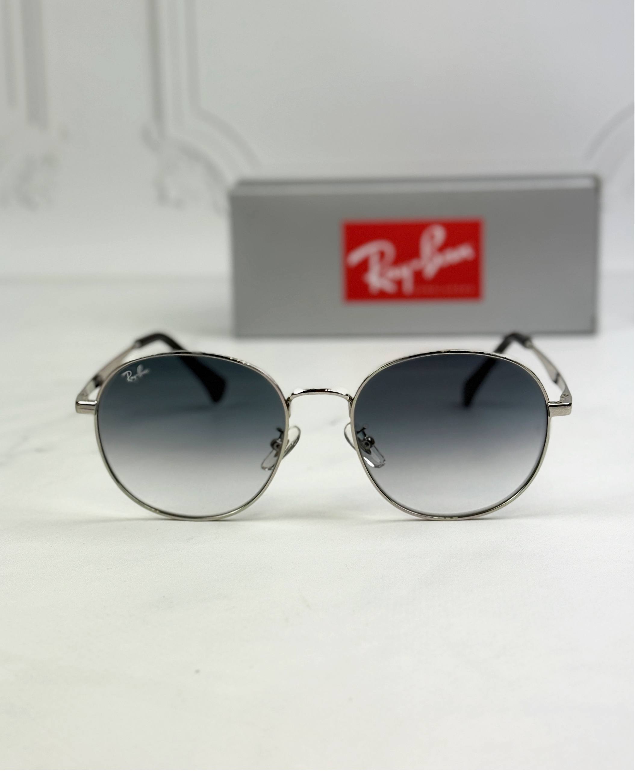 Новинка  Ray-Ban 3727